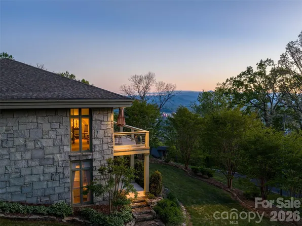65 Crestwood Rd, Asheville, NC 28804