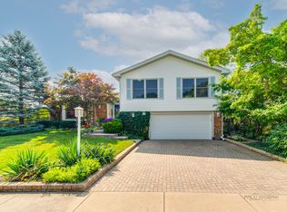 1031 Partridge Ln, Lake Zurich, IL 60047
