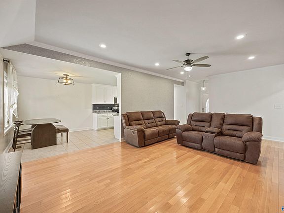 5th image of 16379 Mooresville Rd