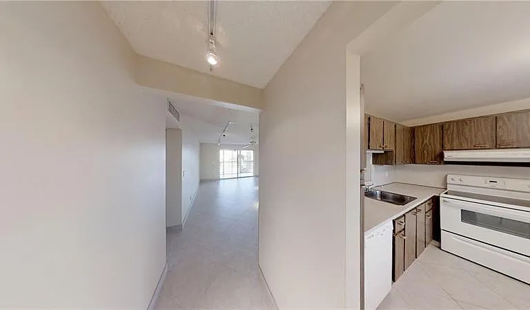 101 SE 3rd Ave #301 — Photo 17