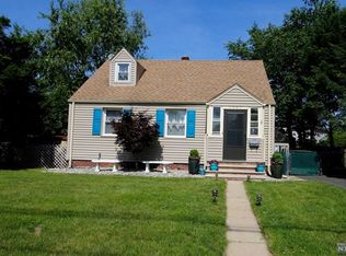 1097 River Rd, New Milford, NJ 07646