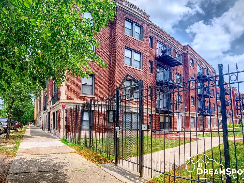 1st image of 4627 S Drexel Blvd #303
