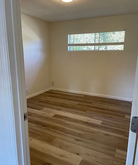 1215 Alameda De Las Pulgas — Photo 19