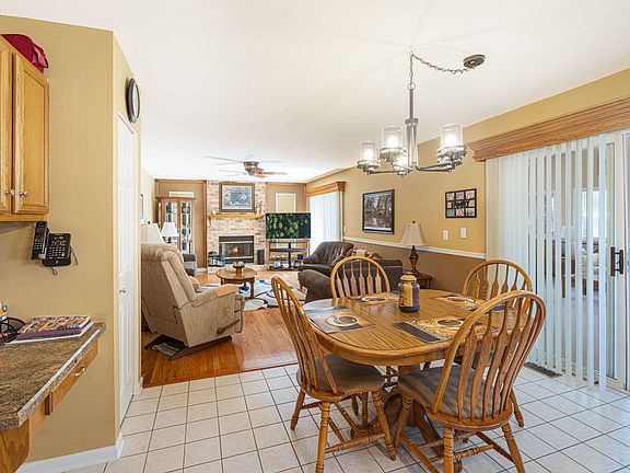 5th image of 1080 Victoria Dr