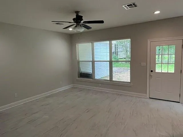 134 Deforest Dr — Photo 2