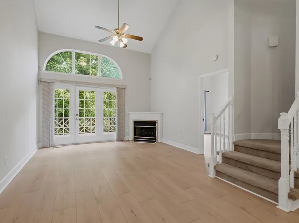 231 Green Harbor Rd APT 63, Old Hickory, TN 37138