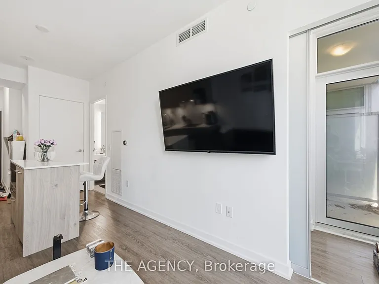 1 Yorkville Ave #804 — Photo 6