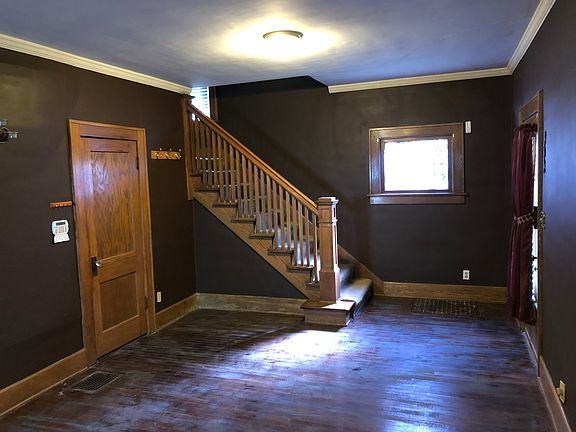 4th image of 688 Windsor St