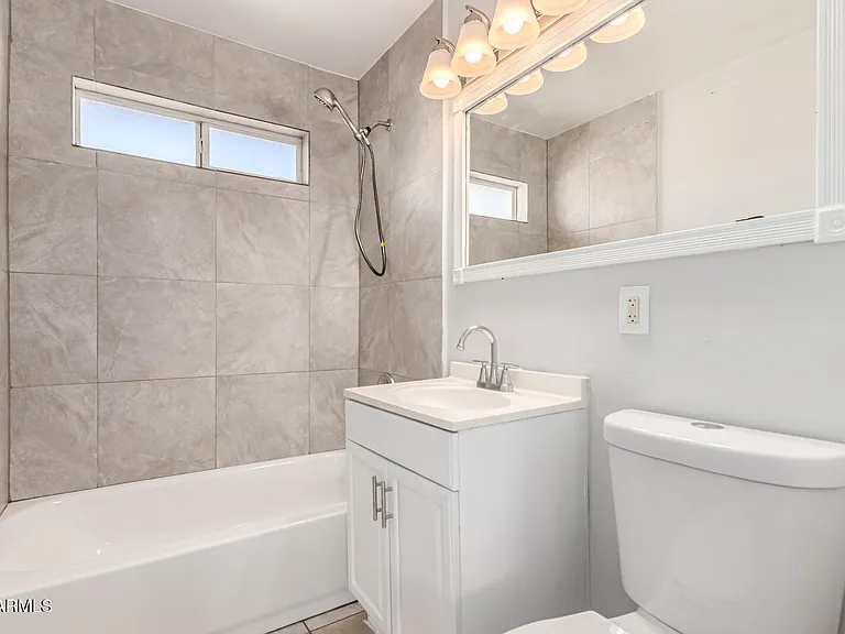 1238 E Vine Ave — Photo 16