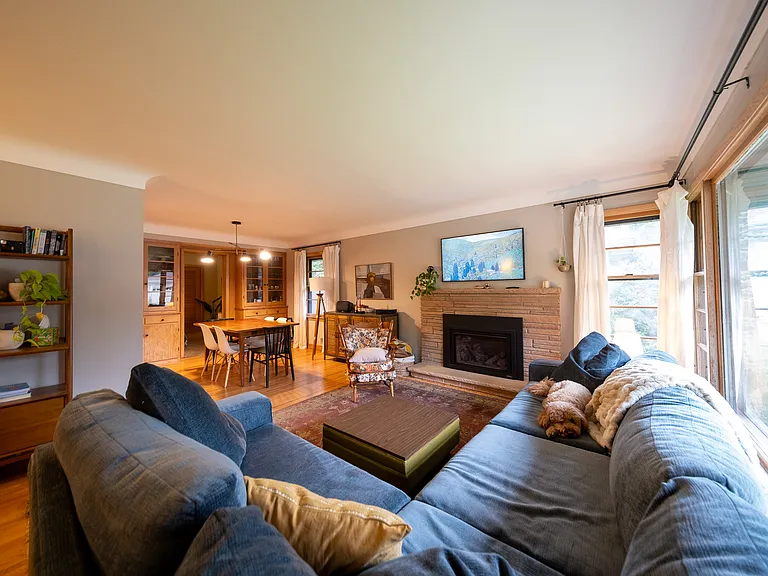 Living Room/Dining Room