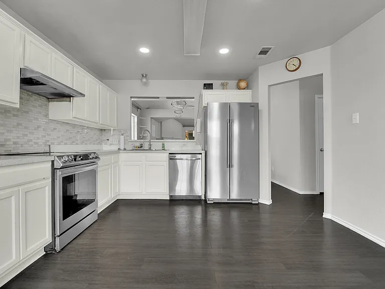930 Timber Oaks Ln — Photo 9