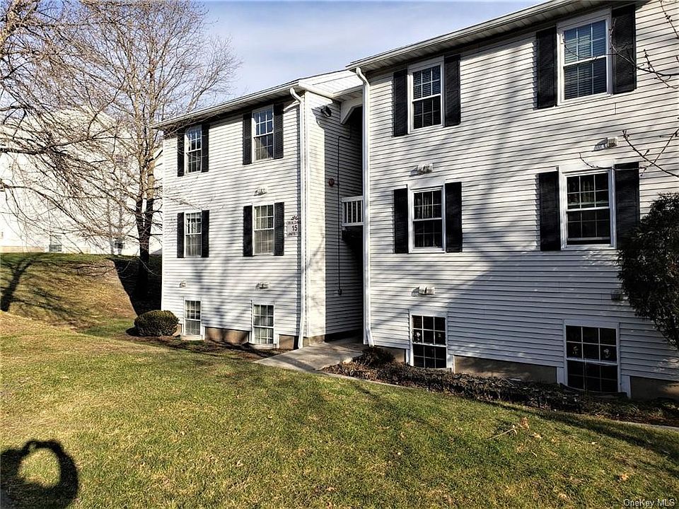 1st image of 15 Lexington Hl Unit 12