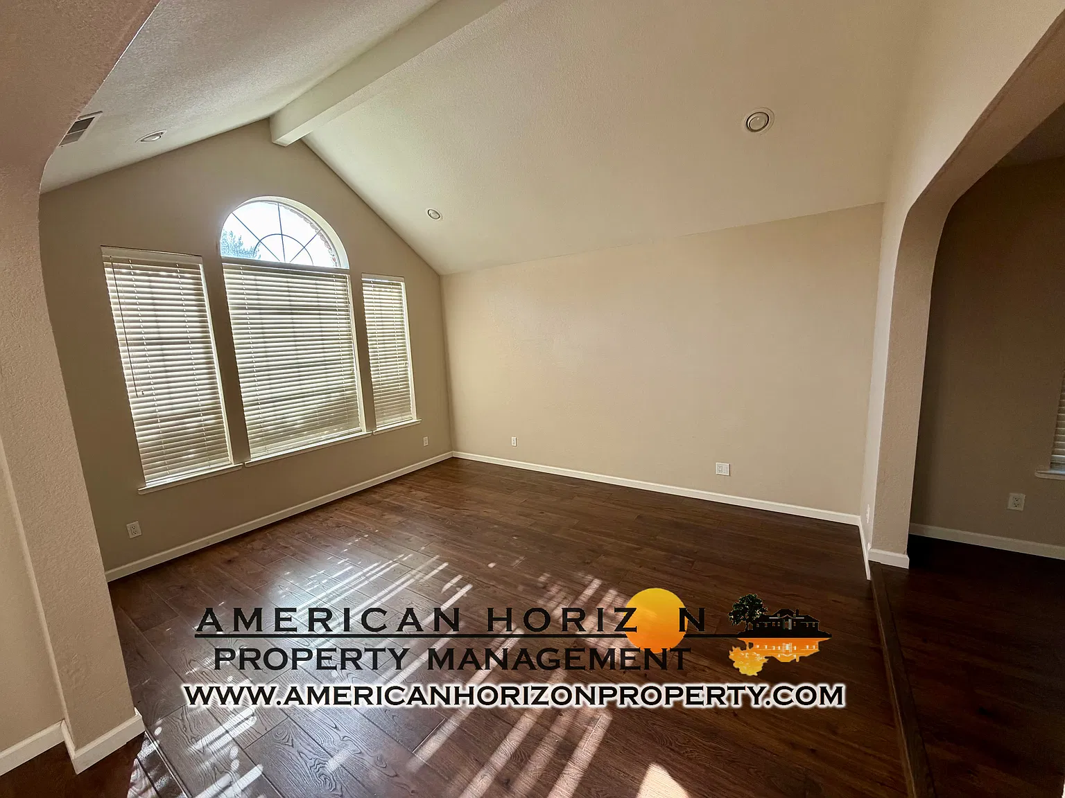 4 bed, 3123 sqft, $3,950 — Photo 2