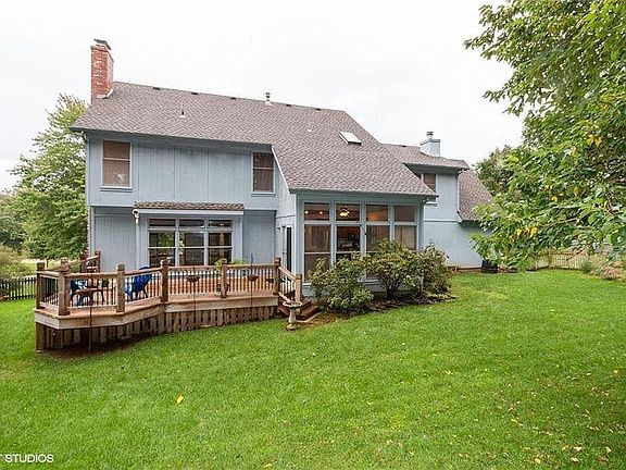 Exterior recently painted but this prior pic shows the deck better.