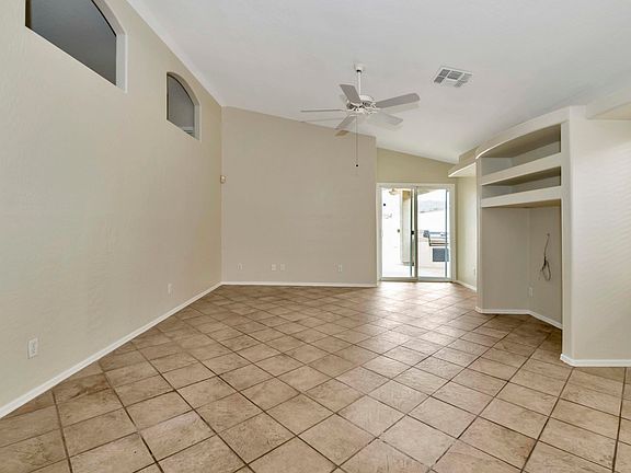 4th image of 748 E Glenhaven Dr