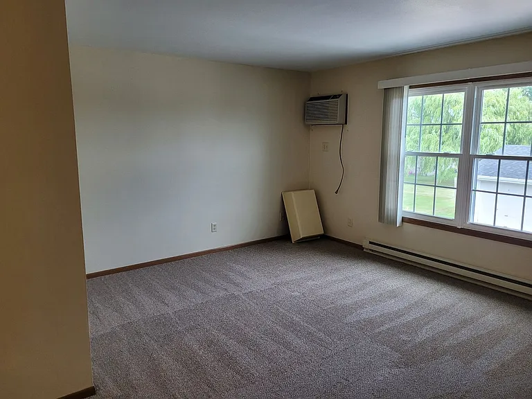 1924 Sylvan Way — Photo 10