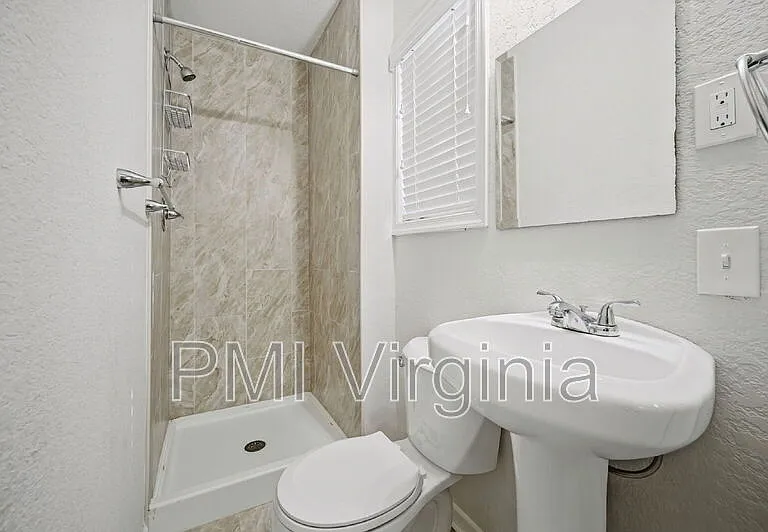 864 W 36th St — Photo 19