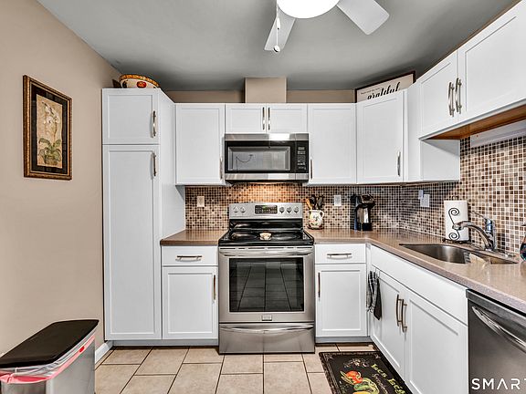 5th image of 111 Dekoven Drive #609