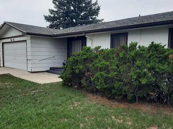 33 Crestview Dr, Gering, NE 69341