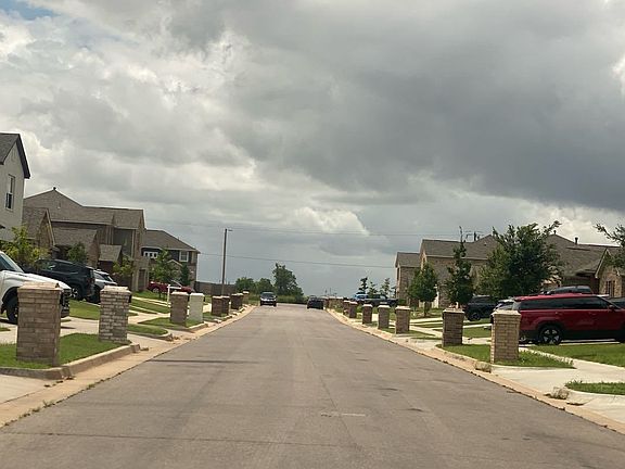 5th image of 1701 Vermilion Ln