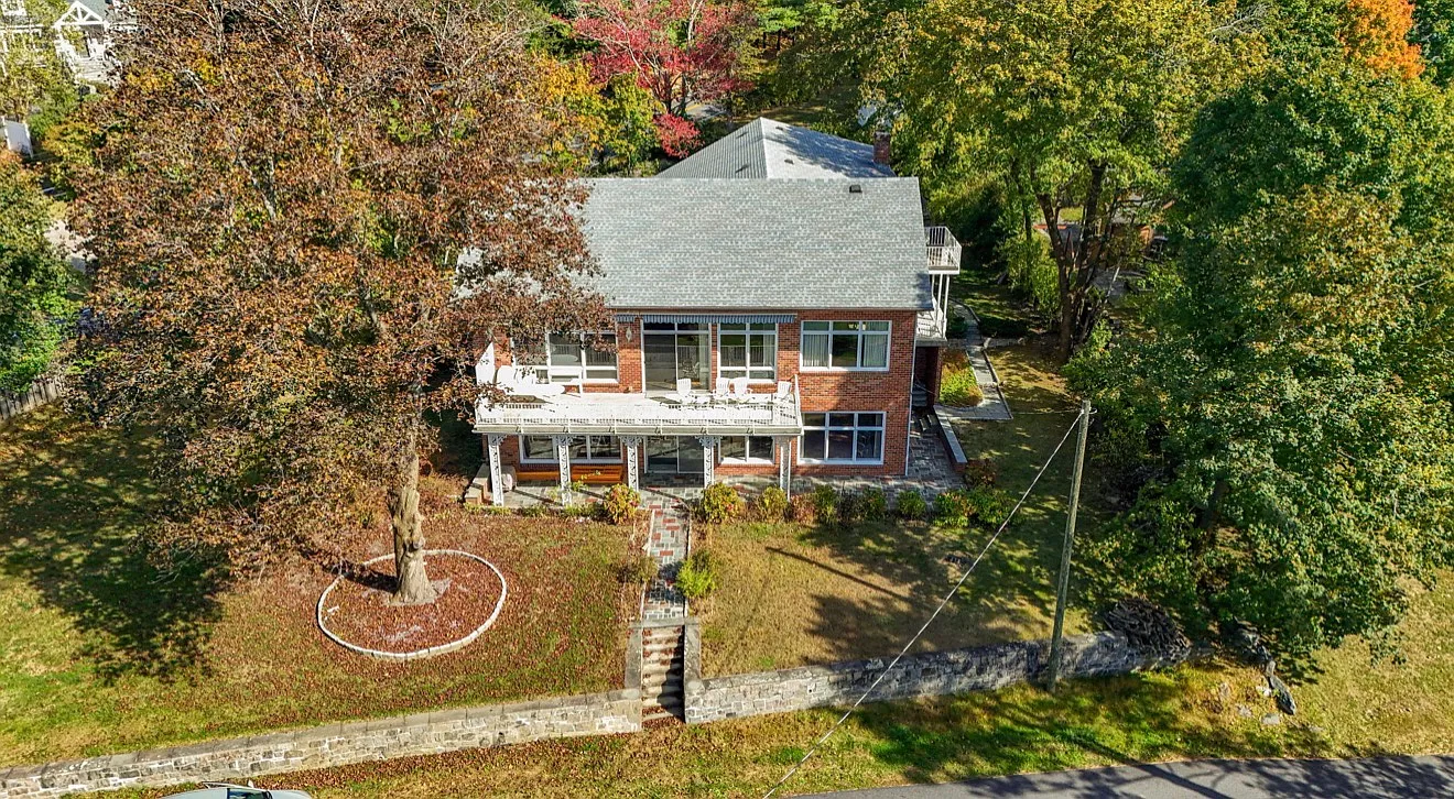 4 bed, 3.5 bath, 4463 sqft, $8,250 — Photo 4
