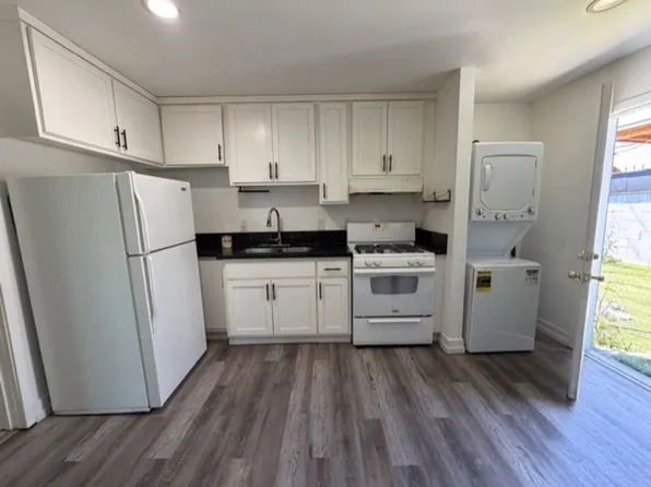 3320 W 66th St, Los Angeles, CA 90043