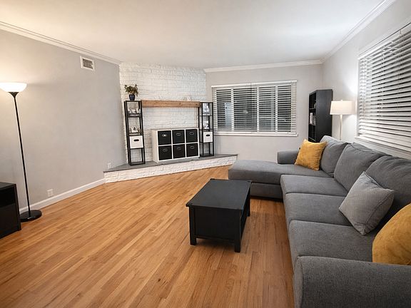 3rd image of 532 Paraiso Ave