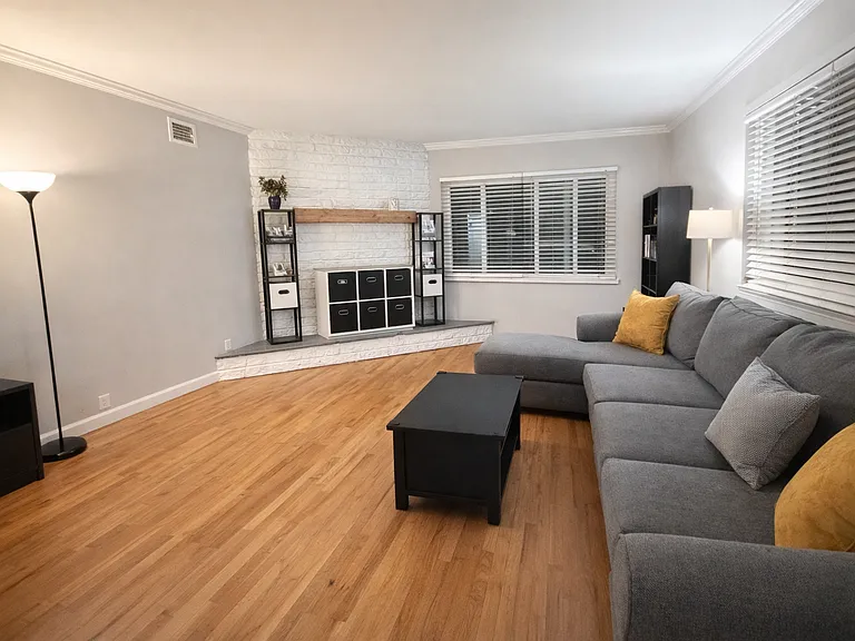 532 Paraiso Ave — Photo 3