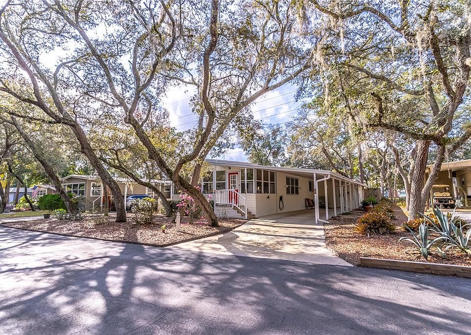 1st image of 409 N PLANTATION BOULEVARD