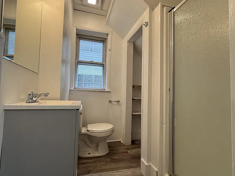 292 Catherine St #2 — Photo 10