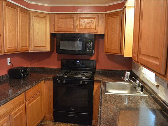 5th image of 227 James St