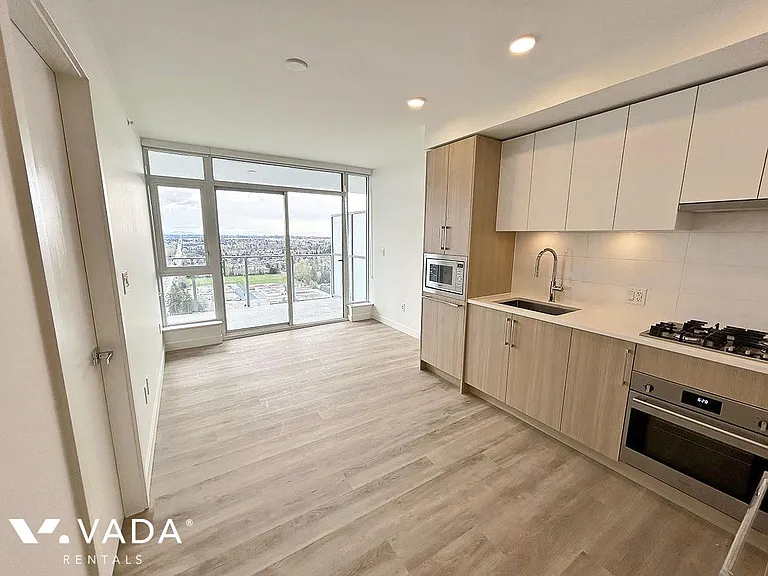9675 King George Blvd #2610 — Photo 1