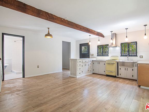 4th image of 1159 S Hayworth Ave #1/2