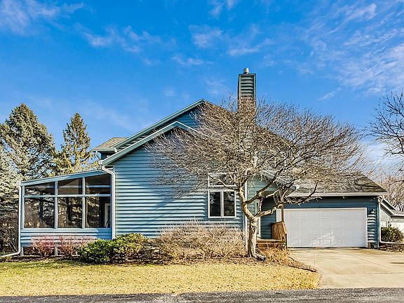 2nd image of 325 Sand Creek Dr