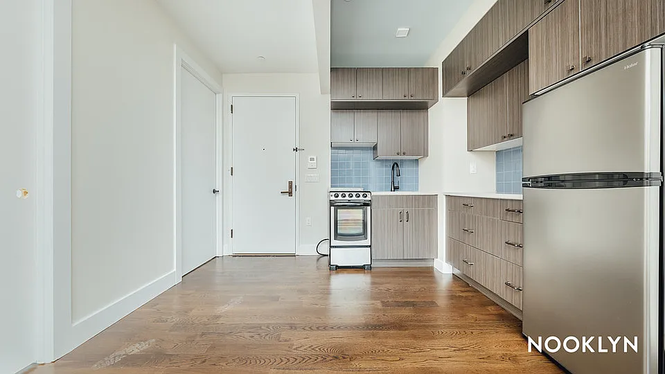 486 East 28th Street — Photo 2