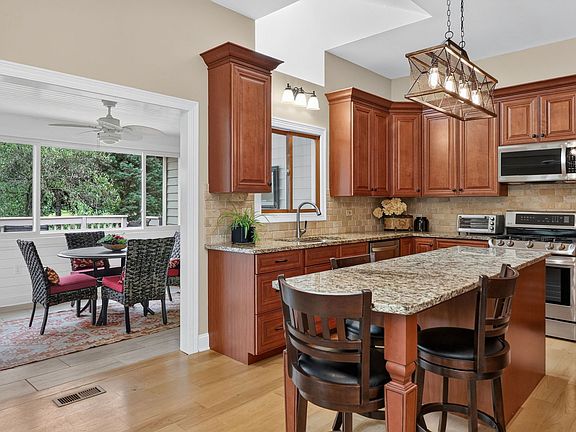5th image of 2189 Hidden Valley Dr