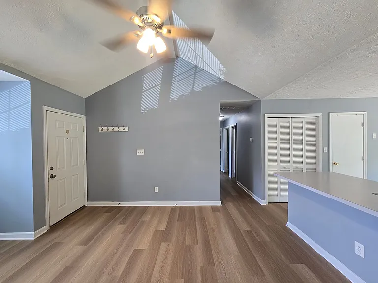 3706 Locust Ave — Photo 4