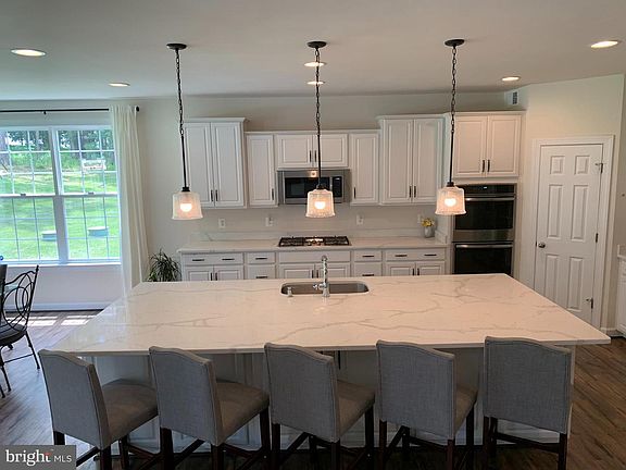 4th image of 14906 Creek Point Ct
