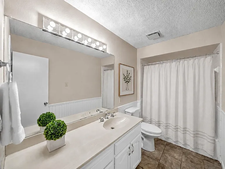422 Woodhollow Dr — Photo 21
