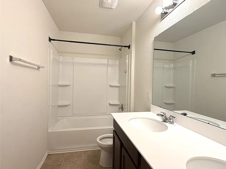 11704 Monterosso Dr — Photo 17