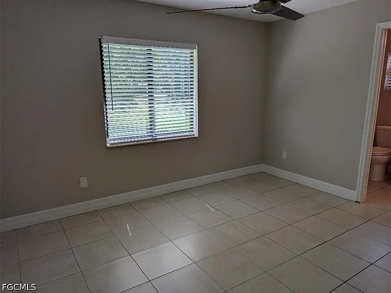 4405 SW 8th Ct — Photo 6