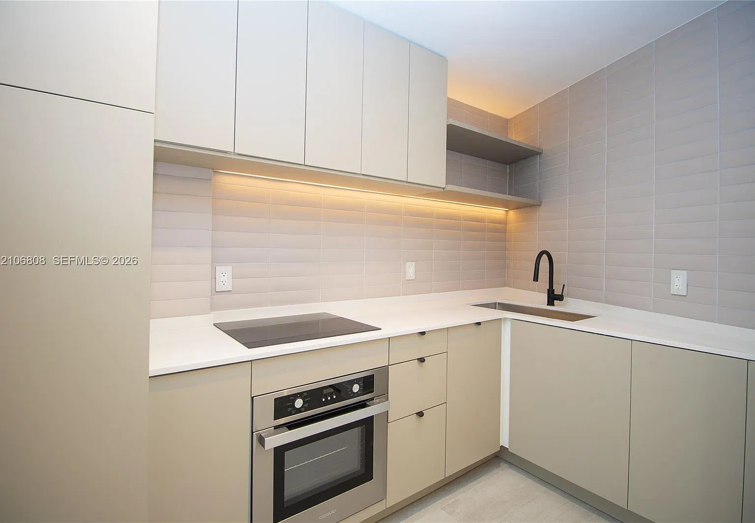 Triton Tower Condo — Photo 4