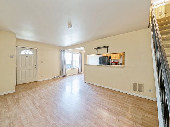 3rd image of 432 James Ct Unit B