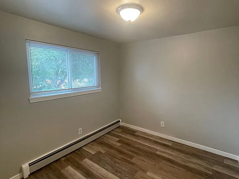 Ivywild Flats — Photo 11