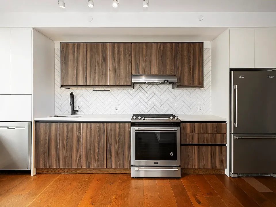 21 India St #T2409