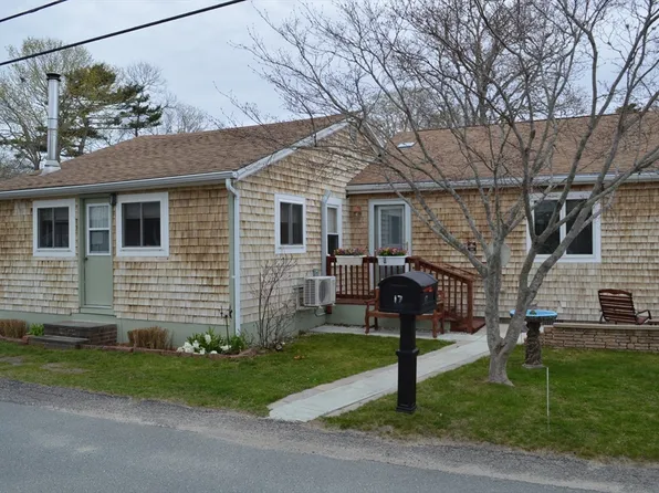 17 Bungalow Ln, Wareham, MA 02571