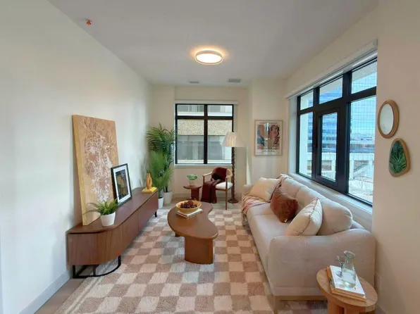 521 3rd Ave SW, Calgary, AB