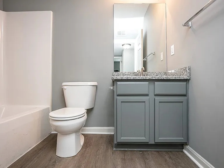 Polo Springs Apartments — Photo 11