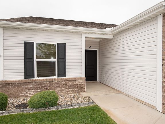 3rd image of 3013 Queencastle Dr