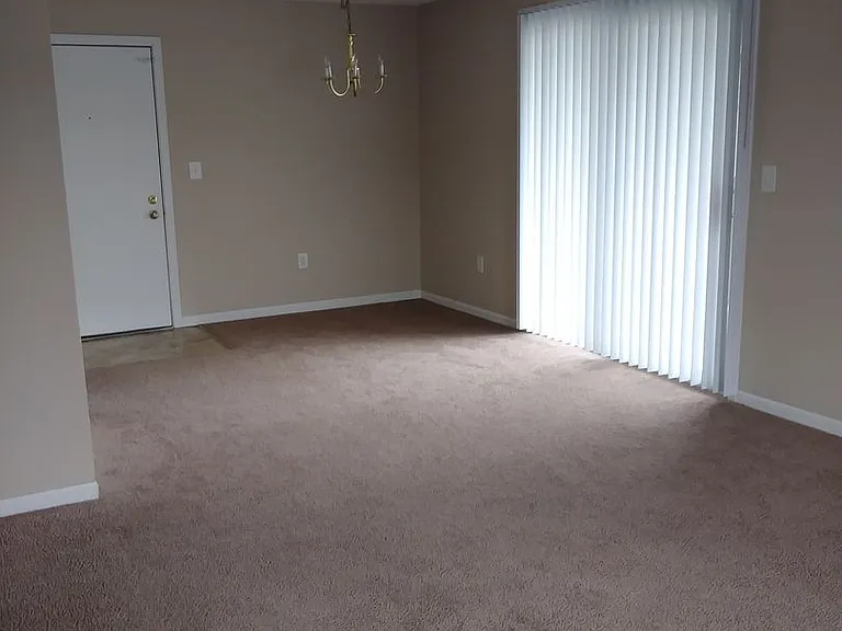 185 - COUNTRY VIEW APARTMENTS — Photo 27